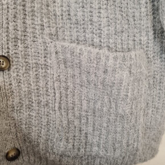 Zara Womens Cardigan Size M Light Gray Chunky Knit Long with Pockets and Buttons - Picture 11 of 14